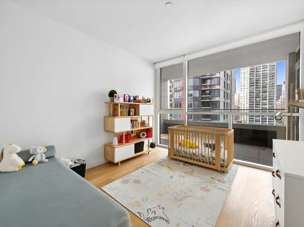 301 East 61st Street 12B image 8 of 9