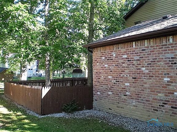 4th image of 1976 Redwood Dr