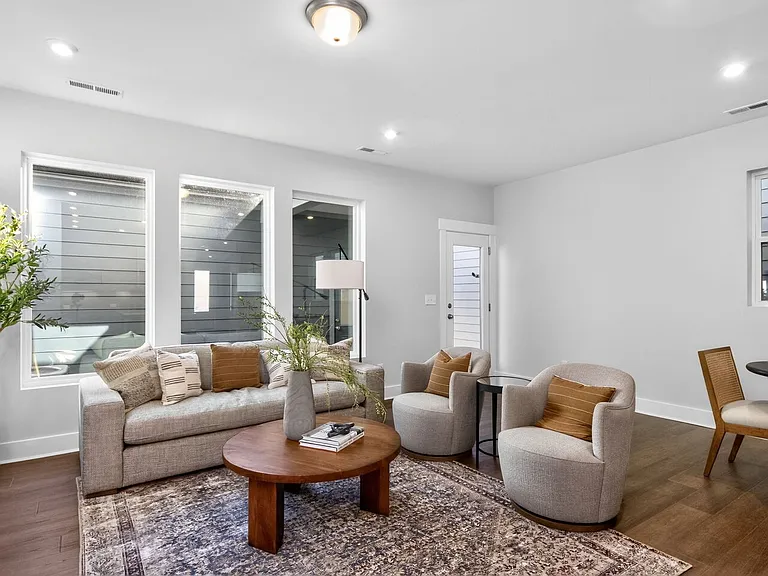 33 Hillway Rd — Photo 10