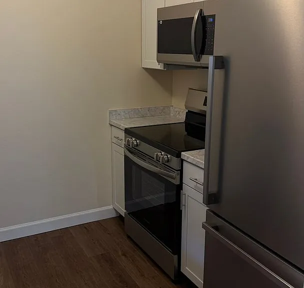 3233 Lakeside Dr #102 — Photo 4