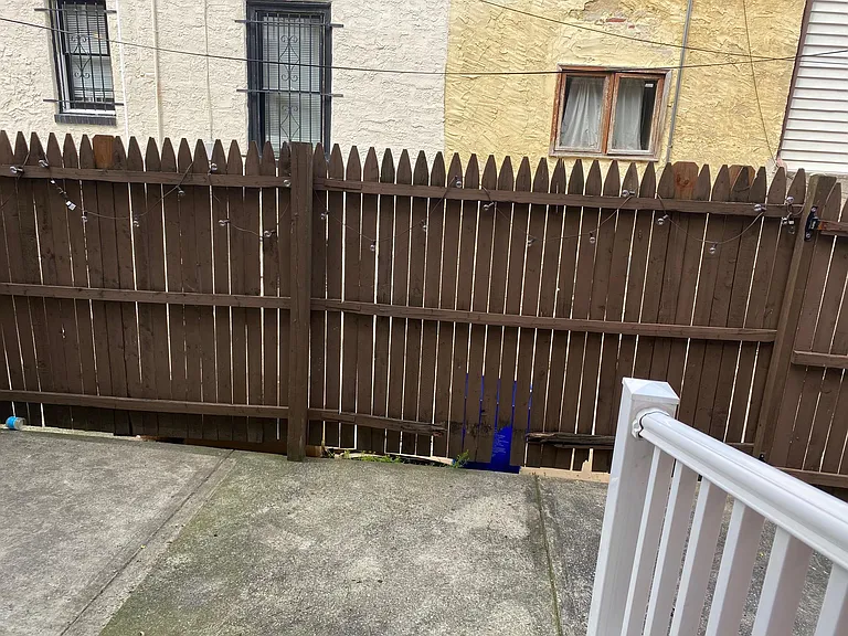 2313 Christian St #1R — Photo 9