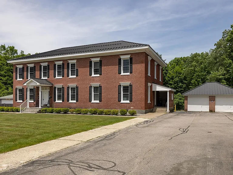 9 Forest St #2 — Photo 2