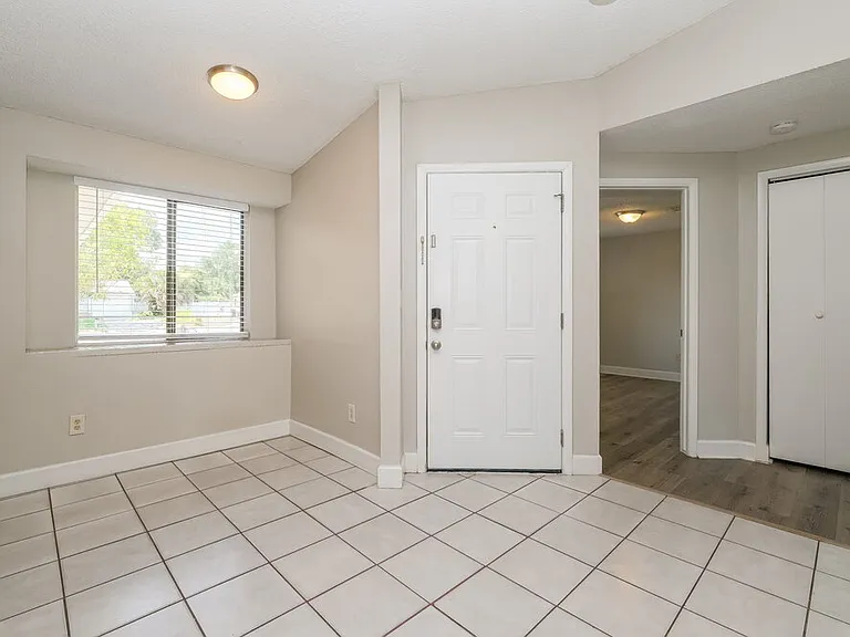 7511 Breezewood Ct — Photo 6