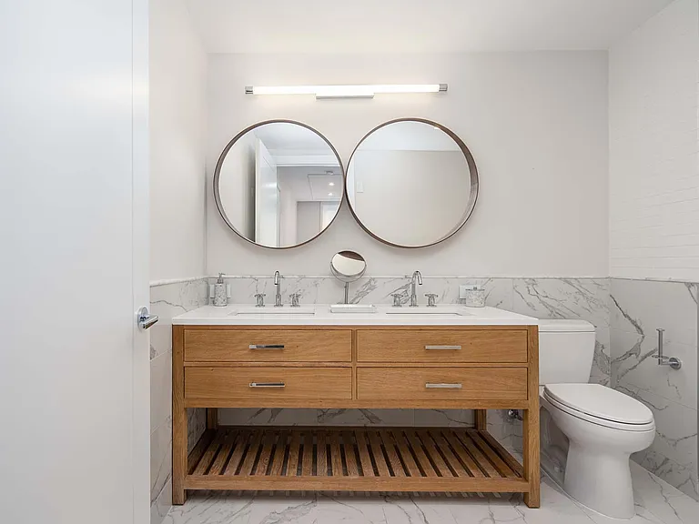 372 9th Luxury Rentals — Photo 59