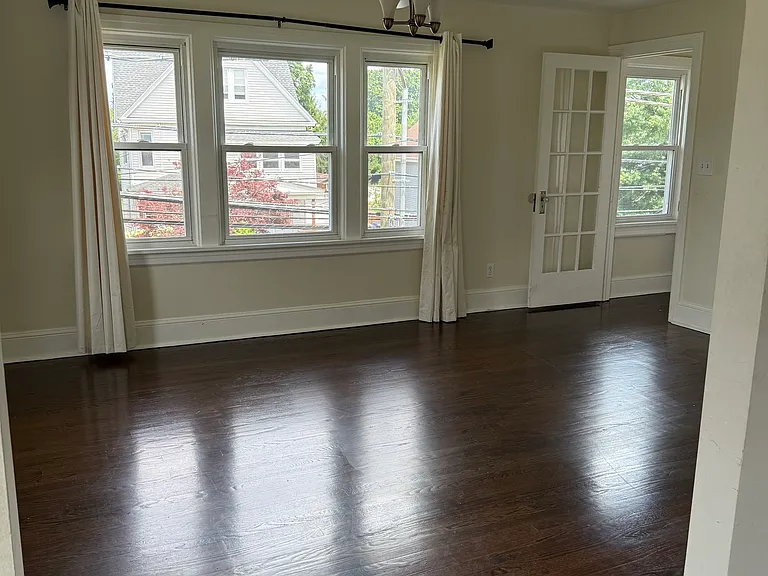 953 Longbrook Ave — Photo 6