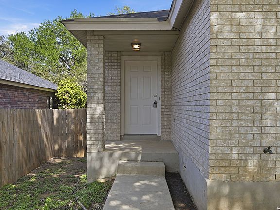 3rd image of 15824 Lomita Springs