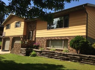 711 Riverside Ave, Walhalla, ND 58282