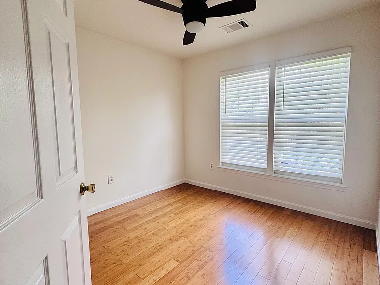 5944 Raina Dr — Photo 9