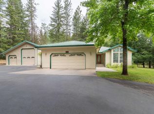 7711 Redthorne Rd, Rogue River, OR 97537