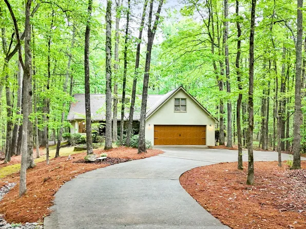 145 Flat Creek Ct, Fayetteville, GA 30214