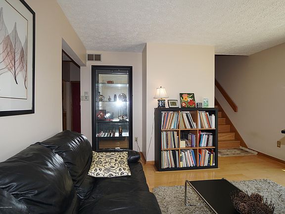 4th image of 5361 Wild Oak Dr