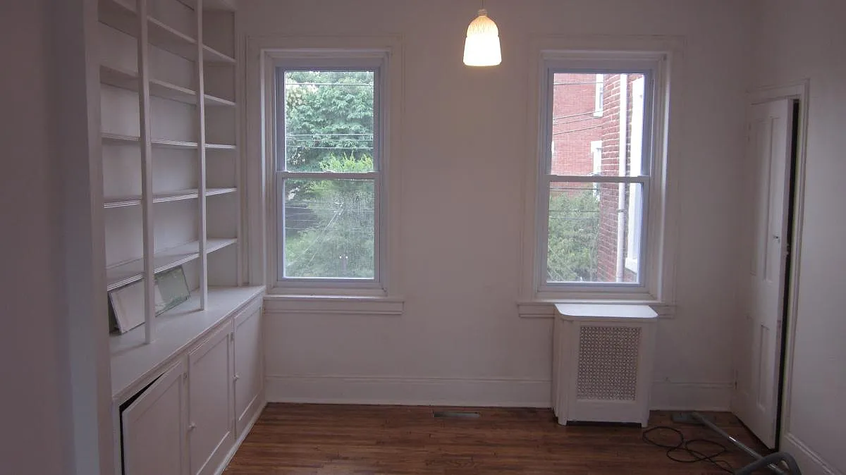 Master bedroom - 2225 N College Ave