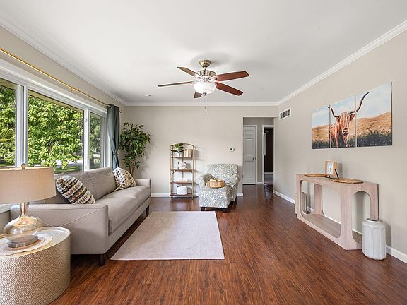 3rd image of 3011 Franklin Ave