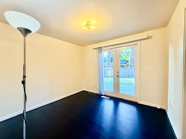 20628 NE 75th Pl — Photo 18