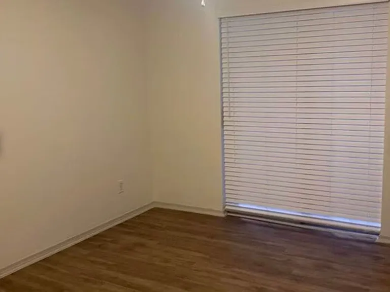 18333 Roehampton Dr #316 — Photo 5
