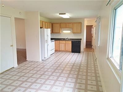 Clean, bright kitchen. Appliances stay.