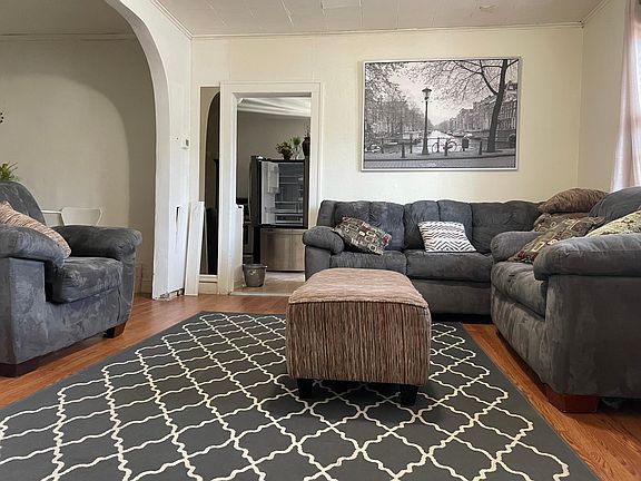 3rd image of 1111 Ross Ave #2