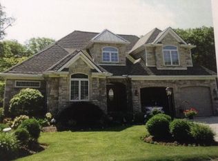 3 Creek Rdg, Rocky River, OH 44116