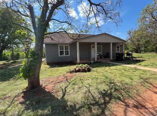 501 W 8th St, Hammon, OK 73650