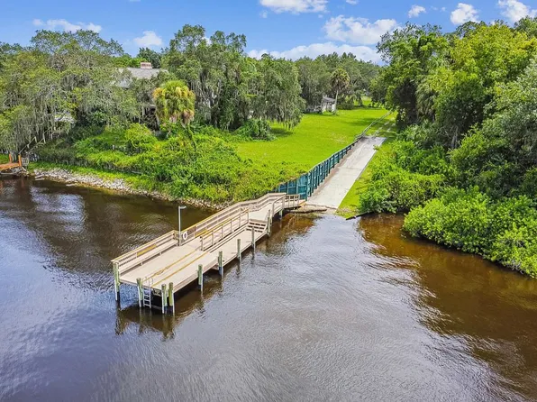 9919 Alafia River Ln, Gibsonton, FL 33534