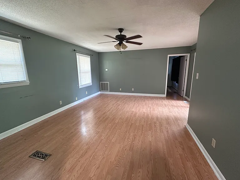 11316 Maplecrest Dr SE — Photo 24