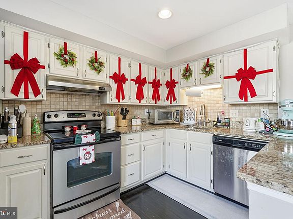 5th image of 6311 Betsy Ross Ct