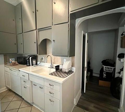 5th image of 825 12th St Unit 2
