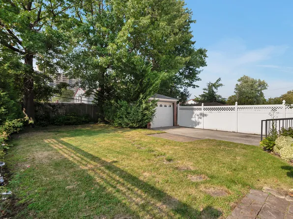 209-25 28th Avenue image 15 of 15