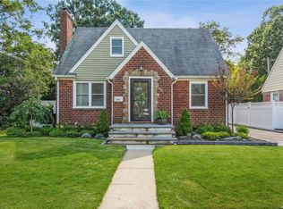 490 Marie Ave, Baldwin, NY 11510