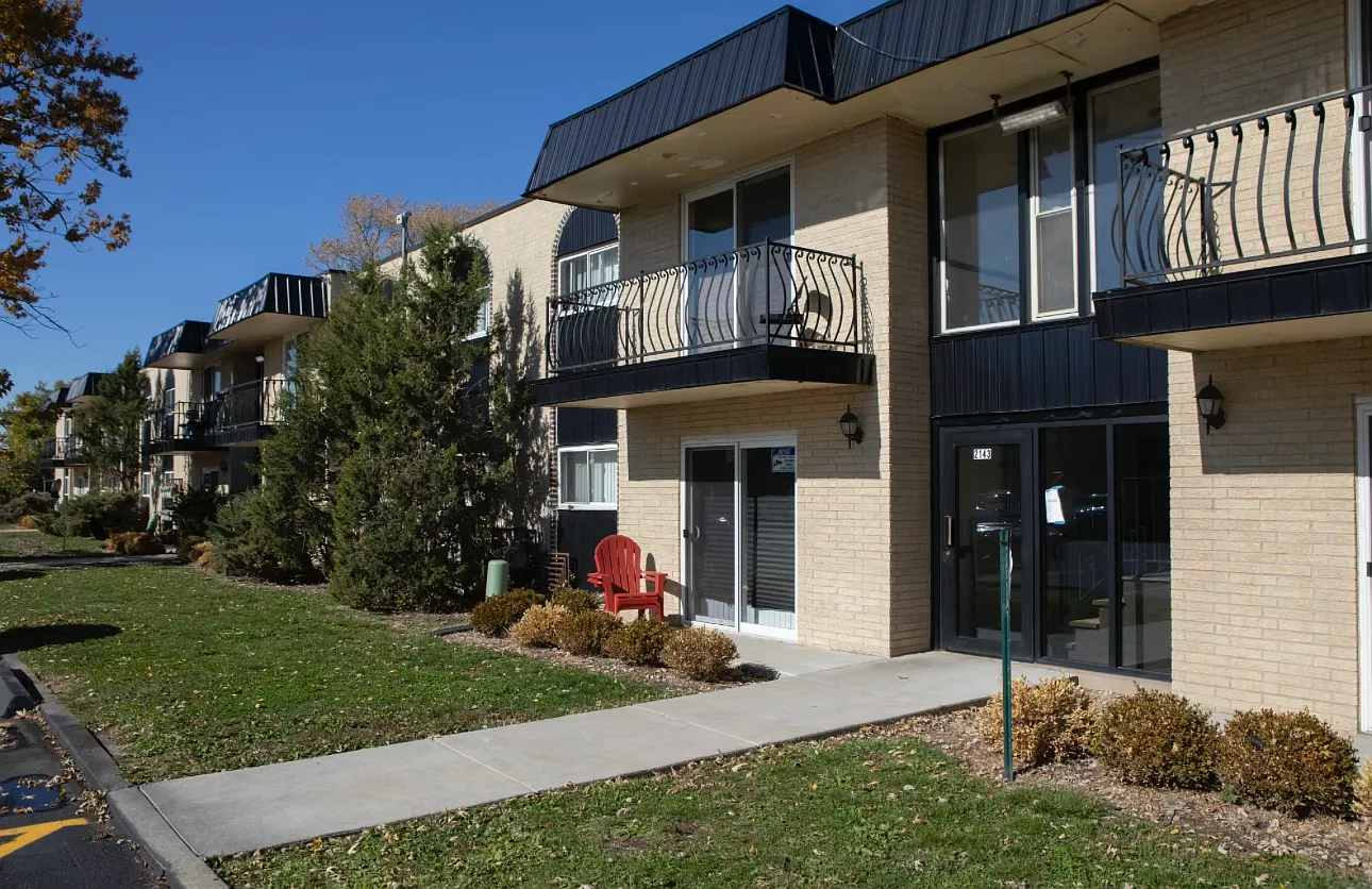 2 bed, 764 sqft, $1,400 — Photo 1