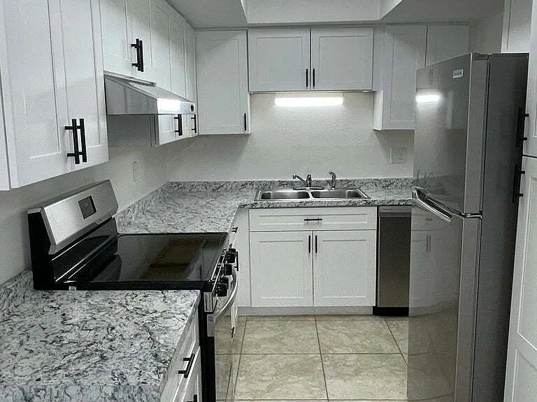 6316 N 47th Ave — Photo 2