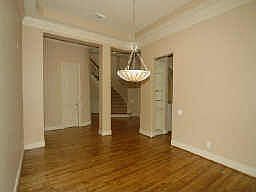 4th image of 627 Northport Ln