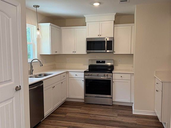 3rd image of 4112 Charles Cir