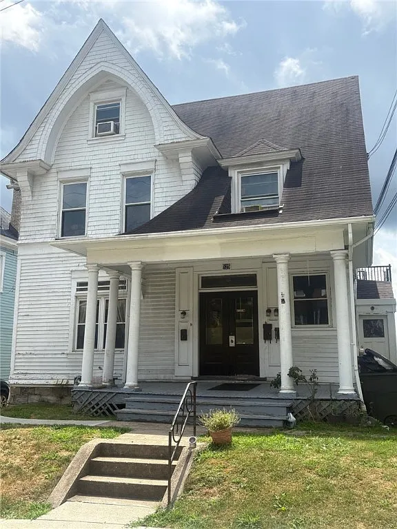 525 Forest Ave photo 1