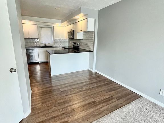 3rd image of 602 W 23rd Ave