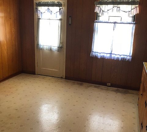 4th image of 2922 Grassmere St