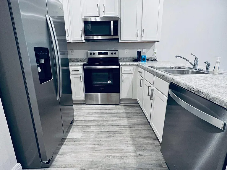 6311 Grove Park Dr — Photo 4