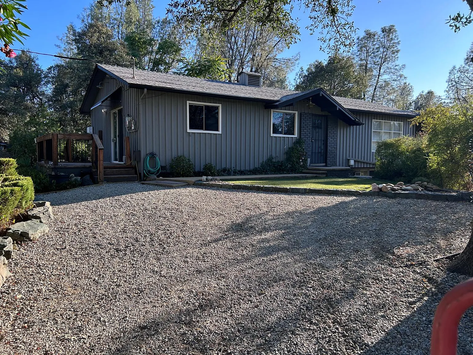 4 bed, 1152 sqft, $2,700 — Photo 2