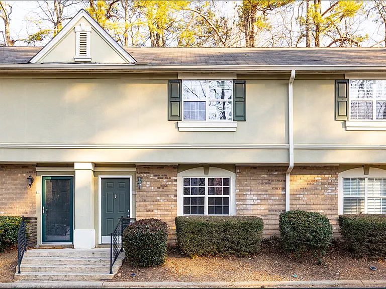 6900 Roswell Rd #1-L4 — Photo 1