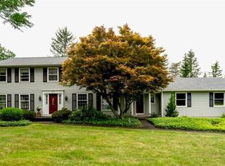 105 Fox Meadow Ln, Orchard Park, NY 14127