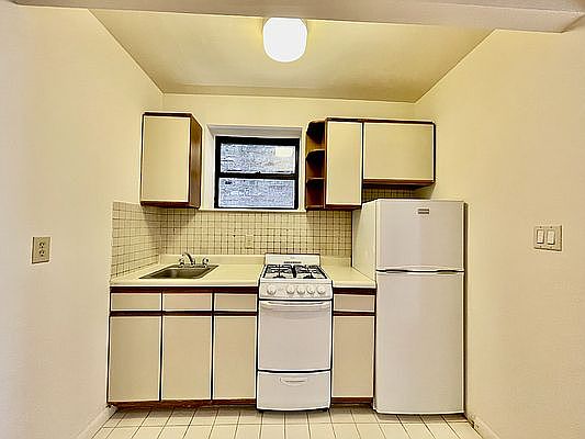 2nd image of 316 E 34th St APT 2A