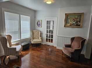 112 E College St, Seguin, TX 78155