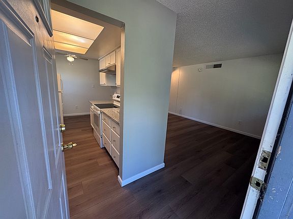 4th image of 805 Carro Dr APT 4