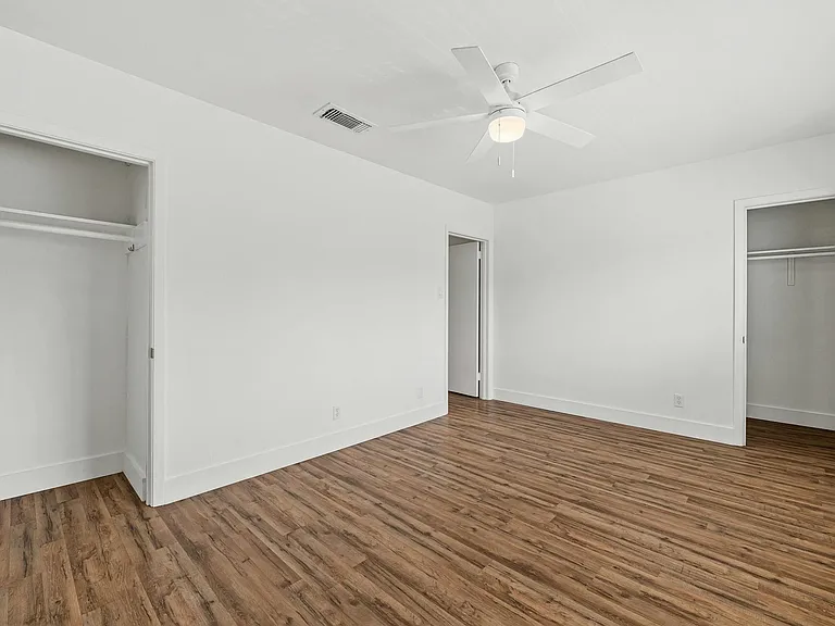 2401 Winsted Ln #2 — Photo 10