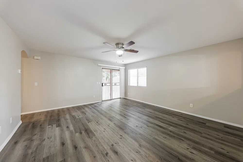 3 bed, 2.0 bath, 1258 sqft, $2,245 — Photo 3