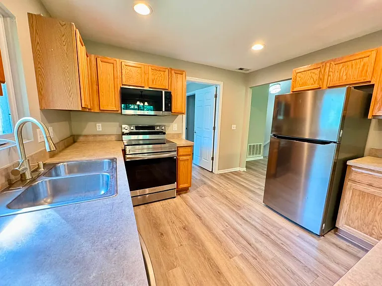 14262 Shadywood Dr #32 — Photo 3