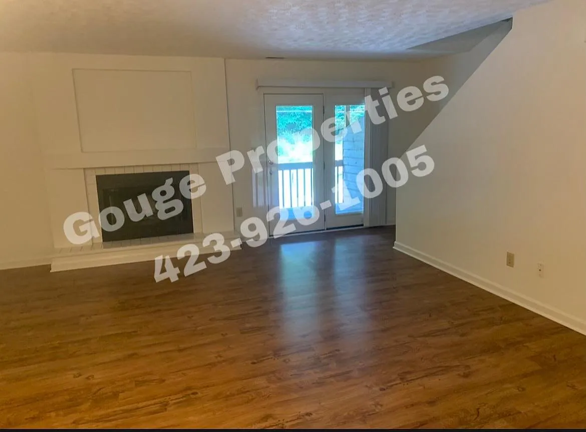 2 bed, 2.5 bath, 1500 sqft, $1,400 — Photo 2