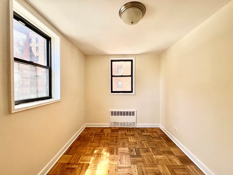 2409 E 3rd St #2F — Photo 10