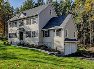 960 Hildreth St, Dracut, MA 01826