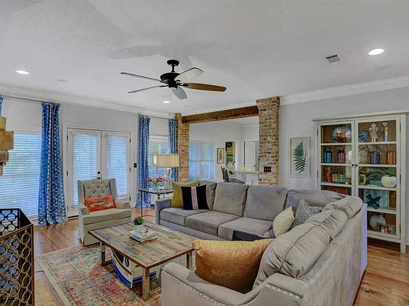 3rd image of 206 Breezy Hill Dr